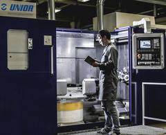 Structural component machining in UNIOR machine tool with HELLMERICH crown turret heads CTH25-8